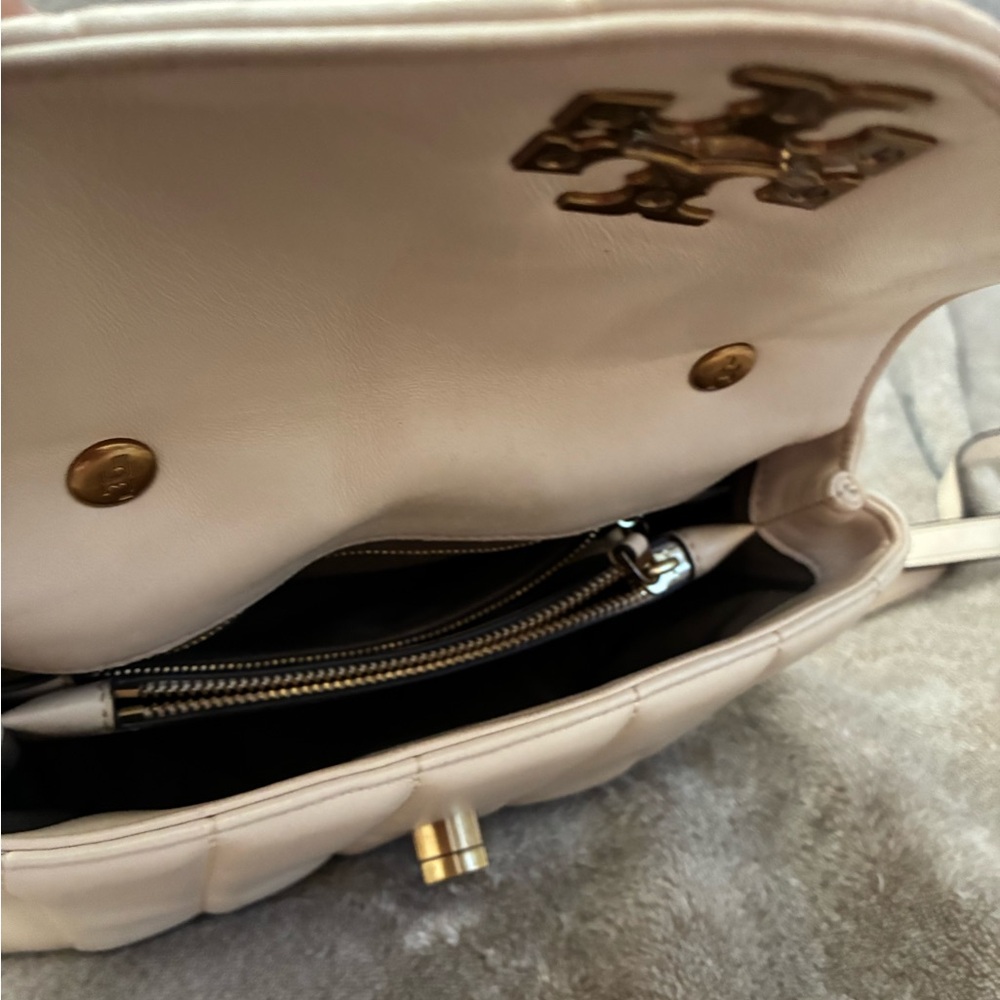 Tory Burch Cream Quilted Shoulder Bag with Gold Accents - Picture 10 of 15